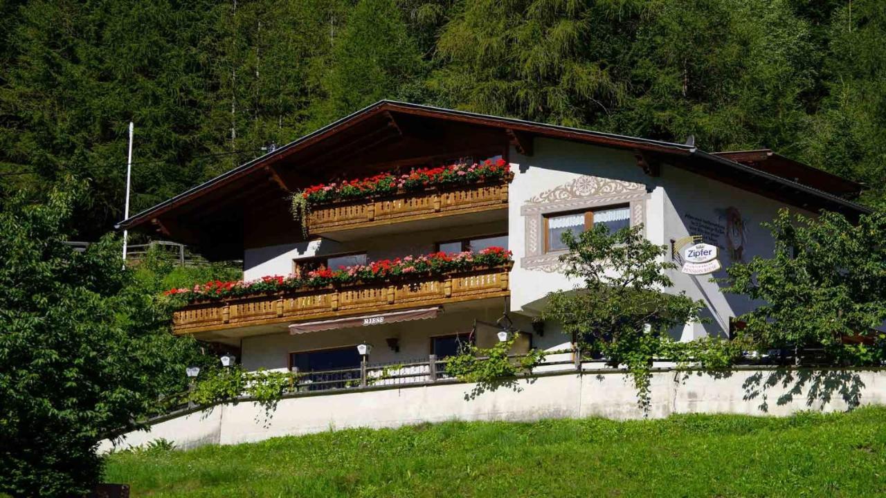 Pension Riese Neustift im Stubaital Exterior foto